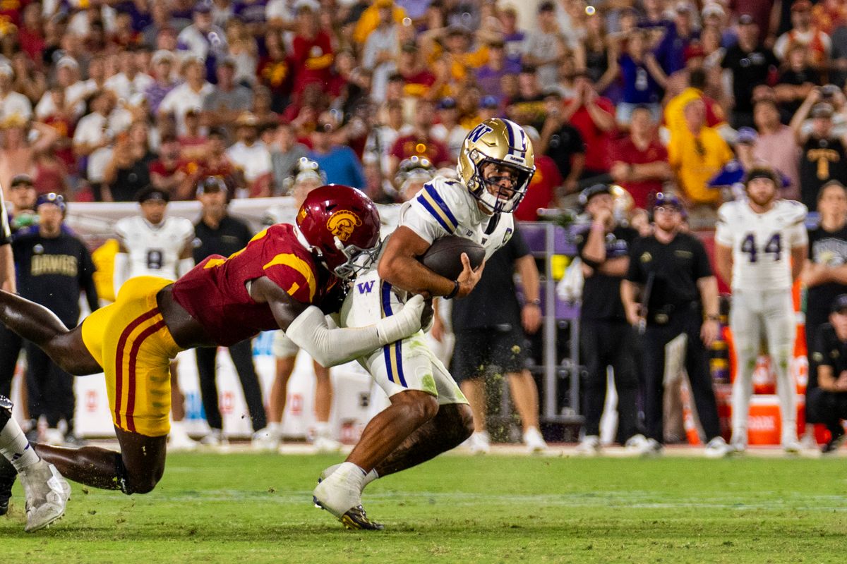 Kameryn Crawford #1 of the USC Trojans with the game sealing sack during a NCAA football game against the Washington Huskies, Saturday October 3rd, 2026 in Los Angeles, California. Kameryn Crawford #1 of the USC Trojans with the game sealing sack during a NCAA football game against the Washington Huskies, Saturday October 3rd, 2026 in Los Angeles, California.