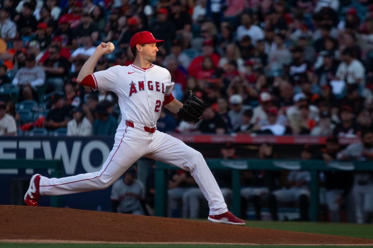 Los Angeles Angels starting pitcher Kyle Hendricks (28) in the first inning during the MLB game against the San Francisco Giants Saturday April 19th, 2025 at Angels Stadium in Anaheim, Calif. Los Angeles Angels starting pitcher Kyle Hendricks (28) in the first inning during the MLB game against the San Francisco Giants Saturday April 19th, 2025 at Angels Stadium in Anaheim, Calif.