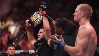Makhachev, Dern make history in UFC 330 title victories taken at Xfinity Mobile Arena (UFC). Photo by Imagn Images