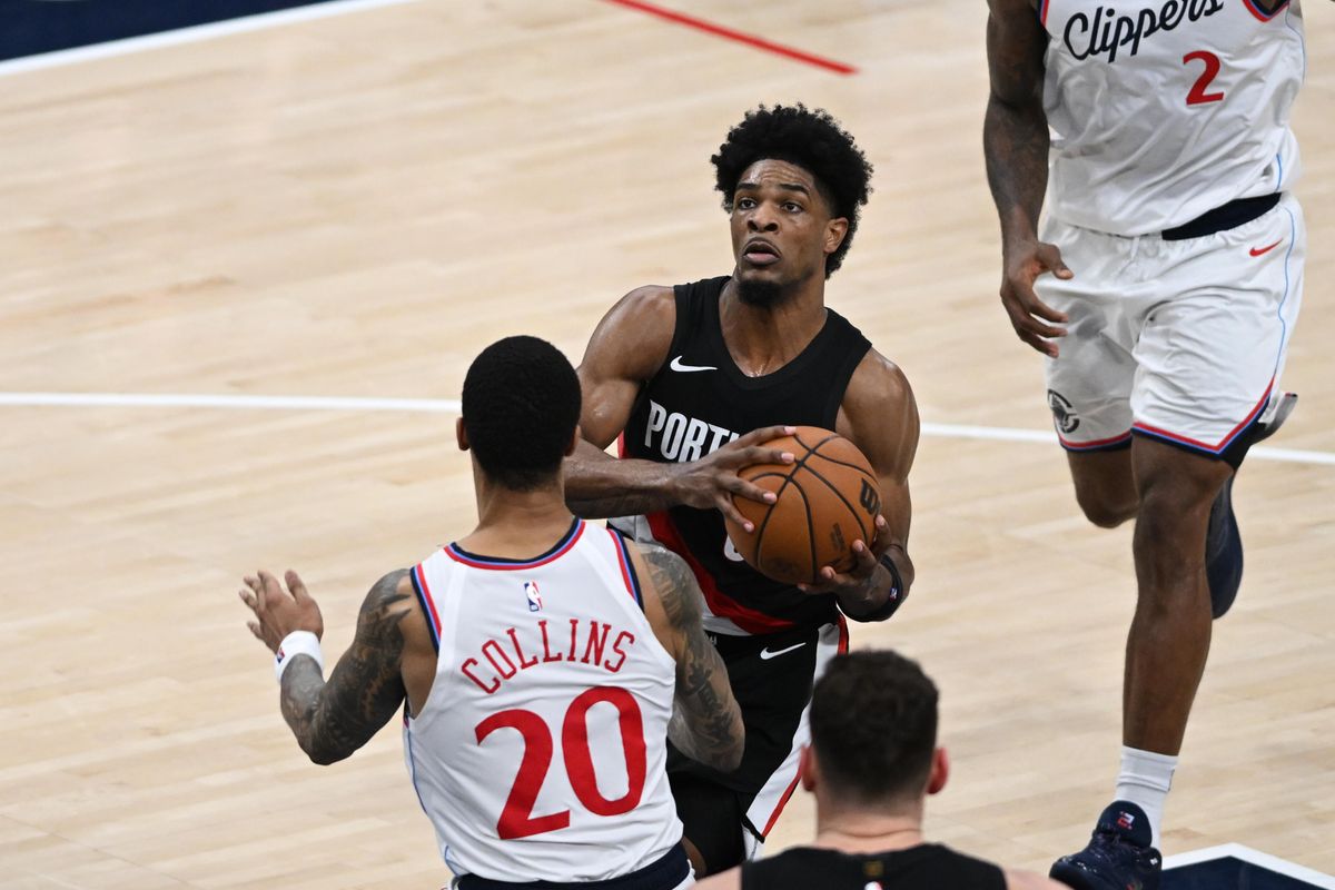 Portland Trailblazers guard Scoot Henderson (00) drives to the basket during a game between the Los Angeles Clippers and the Portland Trailblazers on Tuesday, March 31, 2026 at Intuit Dome in Inglewood Calif