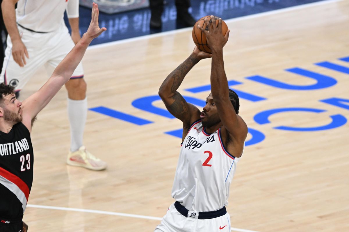 Los Angeles Clippers guard Kawhi Leonard (2) takes a jump shot during a game between the Los Angeles Clippers and the Portland Trailblazers on Tuesday, March 31, 2026 at Intuit Dome in Inglewood Calif