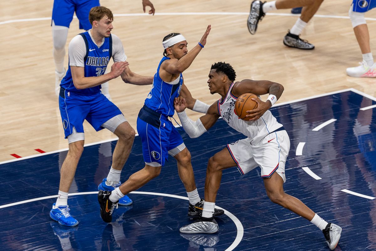 Los Angeles Clippers guard-forward Bennedict Mathurin (9) dribbles the ball during an NBA basketball game against the Dallas Mavericks, Tuesday April 7, 2026 in Inglewood, Calif.