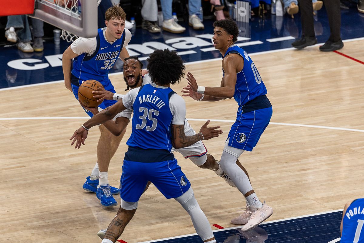 Los Angeles Clippers guard Darius Garland (10) passes the ball during an NBA basketball game against the Dallas Mavericks, Tuesday April 7, 2026 in Inglewood, Calif.