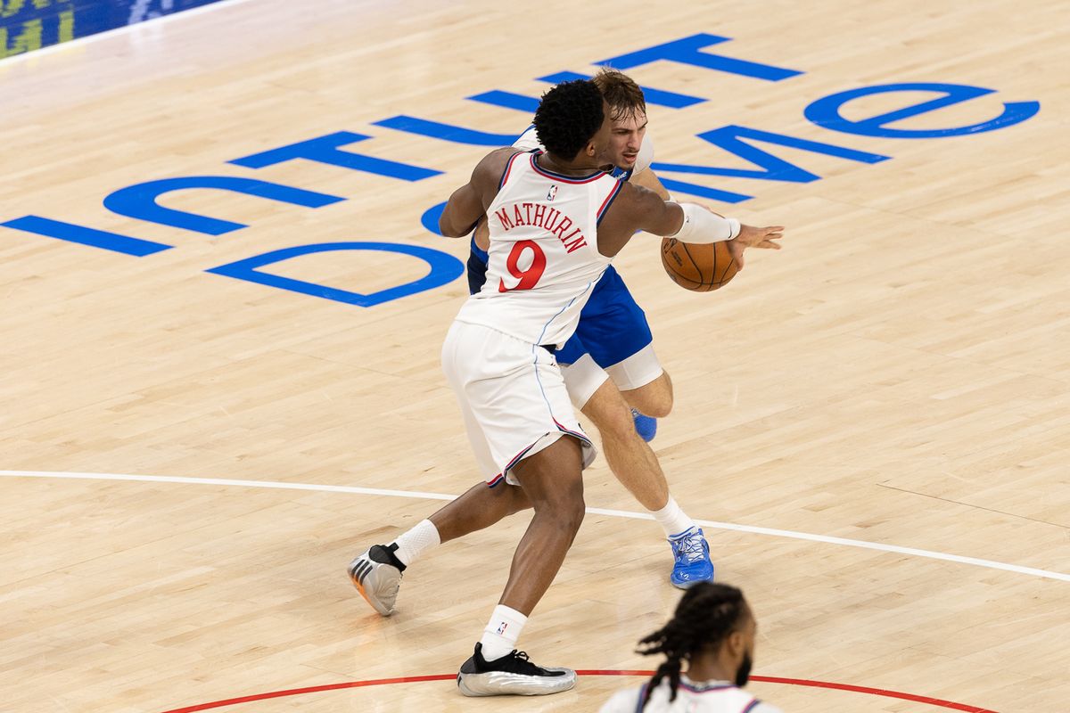 Los Angeles Clippers guard-forward Bennedict Mathurin (9) defends during an NBA basketball game against the Dallas Mavericks, Tuesday April 7, 2026 in Inglewood, Calif.