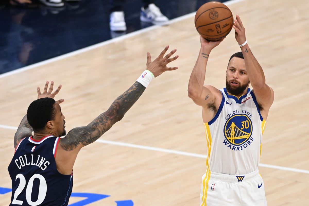 Golden State Warriors guard Steph Curry (30) shoots a three-pointer during a game between the Los Angeles Clippers and Golden State Warriors on Wednesday, April 15, 2026 at Intuit Dome in Inglewood Calif