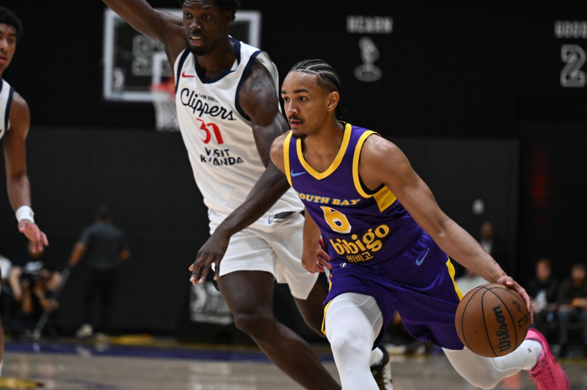 South Bay Lakers guard Kobe Bufkin (6) drives to the basket during an NBA G-League playoff game between the San Diego Clippers and the South Bay Lakers Wednesday, April 1, 2026 at UCLA Health Training Center in El Segundo, Calif.