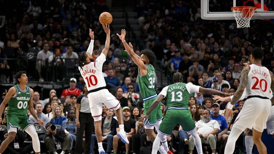 Clippers snap four game skid with second-half surge against Mavericks taken at American Airlines Center (Los Angeles Clippers)