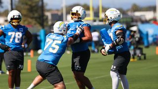 Mike McDaniel hints at three frontrunners in Chargers’ left guard battle taken at The Bolt (Los Angeles Chargers). Photo by Darwin Walker - The Sporting Tribune