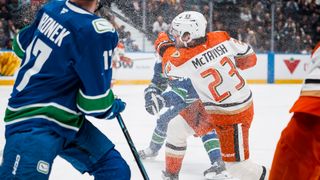 McTavish snaps drought, earns Ducks another comeback in Vancouver taken at Rogers Arena (Anaheim Ducks). Photo by Mandatory Credit: Bob Frid-Imagn Images