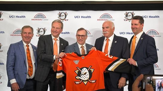 Ducks extend general manager Pat Verbeek (Anaheim Ducks). Photo by Zach Cavanagh - The Sporting Tribune 