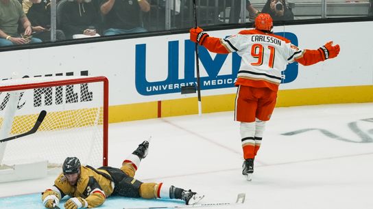 Ducks 'survive' season opener in Vegas as 4-goal lead into 1-goal win taken at T-Mobile Arena (Anaheim Ducks)