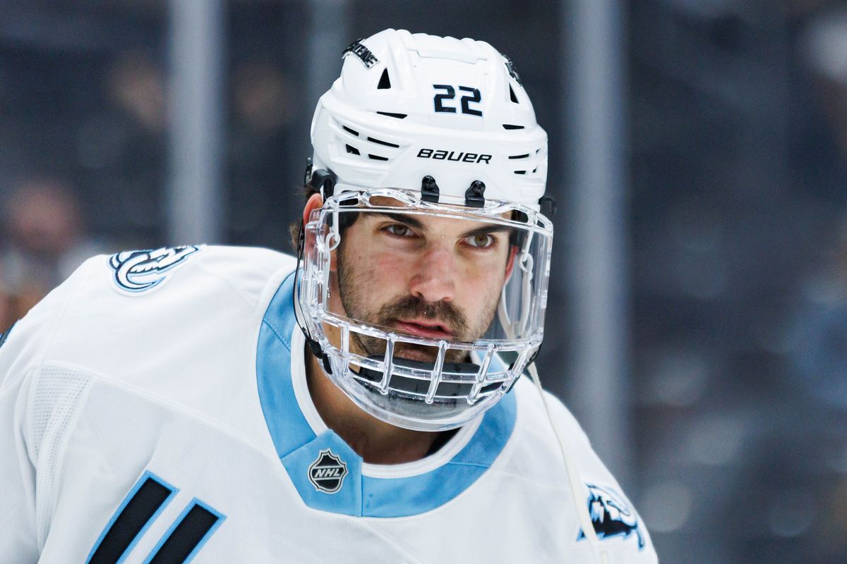 Utah Mammoth center Jack McBain (#22) is seen using a full-face shield before an NHL match against the Los Angeles Kings on March 28, 2026 in Los Angeles, California.