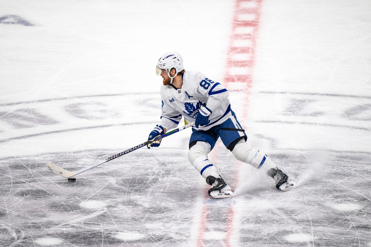 Toronto Maple Leafs right wing William Nylander (88) skating with the puck during an NHL hockey game against the Los Angeles Kings on April 4th, 2026 in Los Angeles, CA.