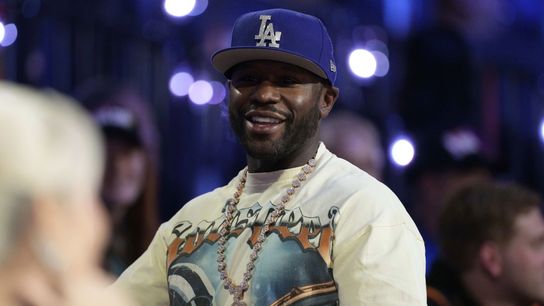 Mayweather excited for Pacquiao rematch, teases McGregor exhibition bout taken in Las Vegas (Boxing)