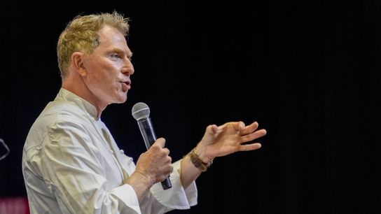 Derby Draft 2025: Bobby Flay joins the crew to preview the Kentucky Derby taken at TST Headquarters (Podcasts)