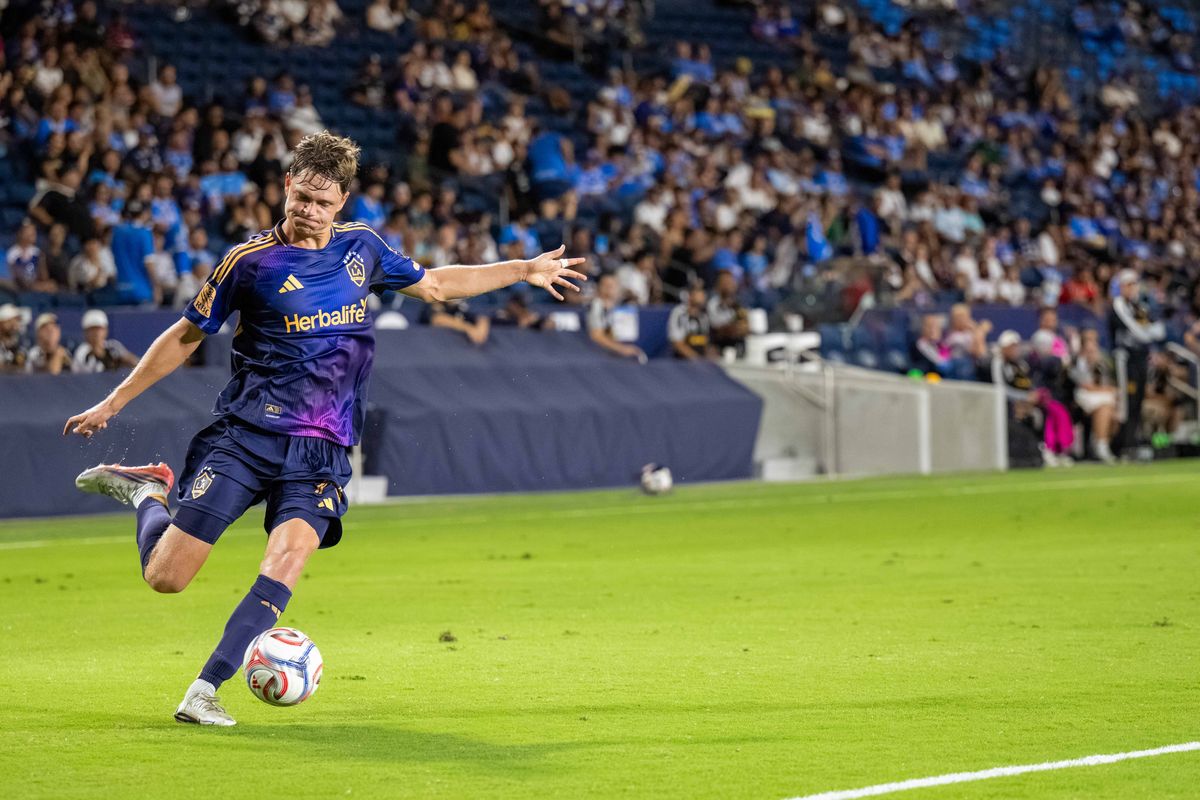 LA Galaxy midfielder Troy Elgersma crosses the ball during a friendly soccer game against Cruz Azul, Sunday, October 4, 2026 in Carson, California.