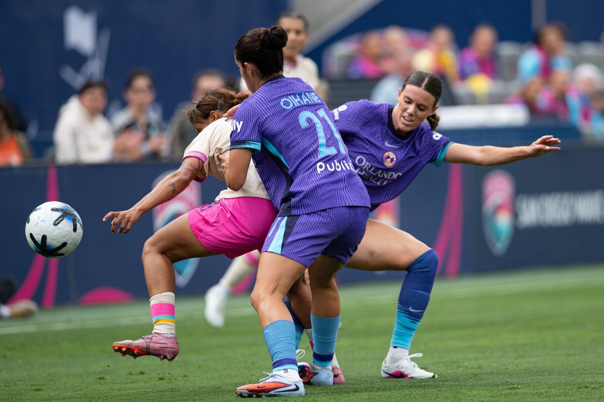 Orlando Pride SC defender Oihane (21) puts pressure defense during an NWSL match between Orlando Pride SC and San Diego Wave FC on Sunday, May 24, 2026 at Snapdragon Stadium in San Diego Calif. Orlando Pride SC defender Oihane (21) puts pressure defense during an NWSL match between Orlando Pride SC and San Diego Wave FC on Sunday, May 24, 2026 at Snapdragon Stadium in San Diego Calif.